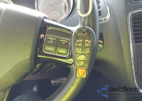 2018 Dodge Grand Caravan Sxt z USA, uszkodzony, nr VIN 2C4RDGCG8JR136977